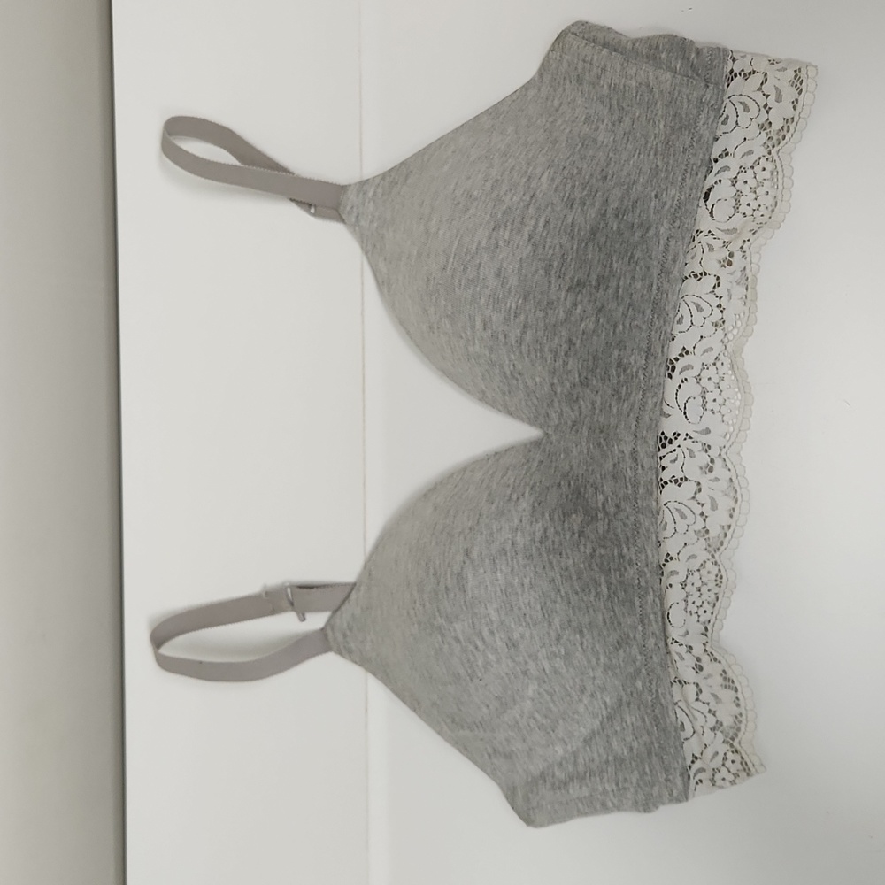 🐺 Ambrielle Lace Soft Cup Bra 40B